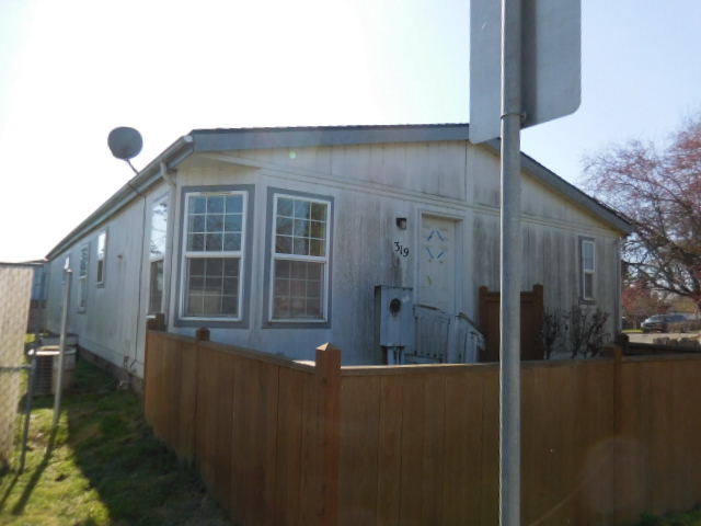 319 E 10th PlJunction City, OR, 97448Lane County