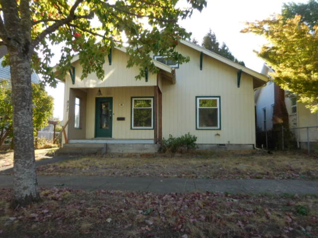 877 Laurel StJunction City, OR, 97448Lane County