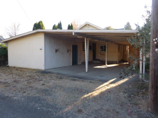 877 Laurel StJunction City, OR, 97448Lane County