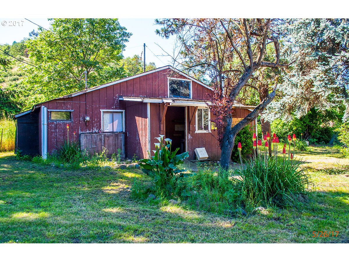 1260 BOOTH RANCH RD, Myrtle Creek, OR 97457