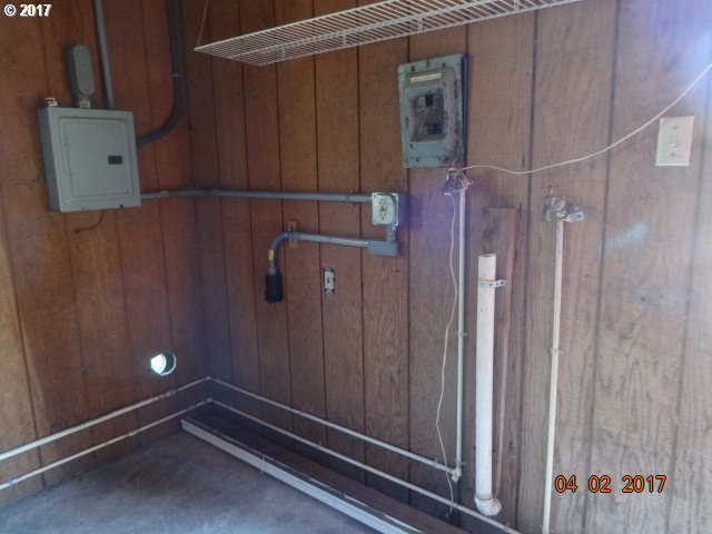 1260 BOOTH RANCH RD, Myrtle Creek, OR 97457