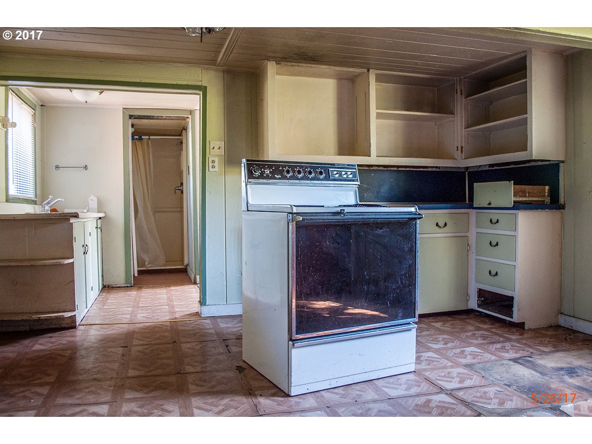 1260 BOOTH RANCH RD, Myrtle Creek, OR 97457