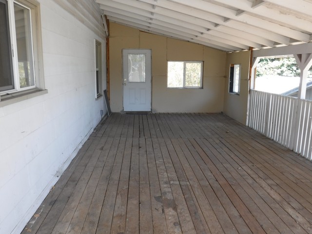 955 NE MadronaMyrtle Creek, OR, 97457Douglas County