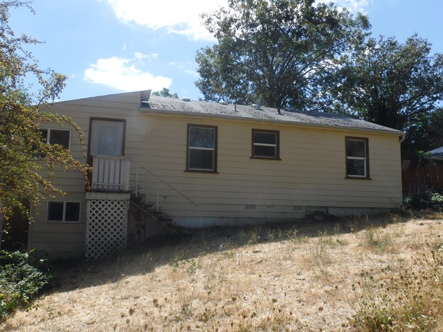 955 NE MadronaMyrtle Creek, OR, 97457Douglas County