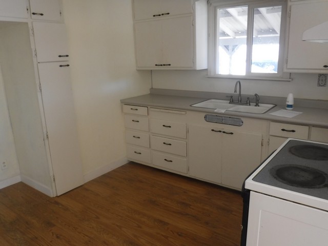 955 NE MadronaMyrtle Creek, OR, 97457Douglas County
