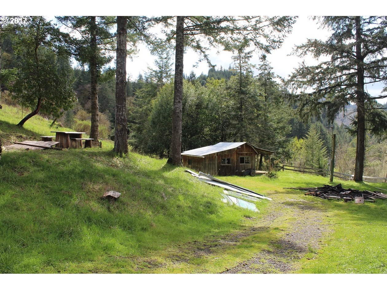 47824 Dement Crk RD, Myrtle Point, OR 97458