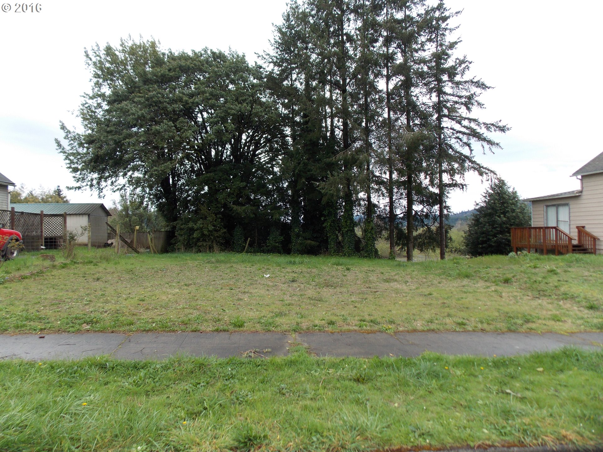 Maple ST, Myrtle Point, OR 97458