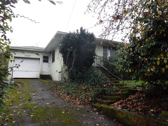 1443 SE Main StRoseburg, OR, 97470Douglas County