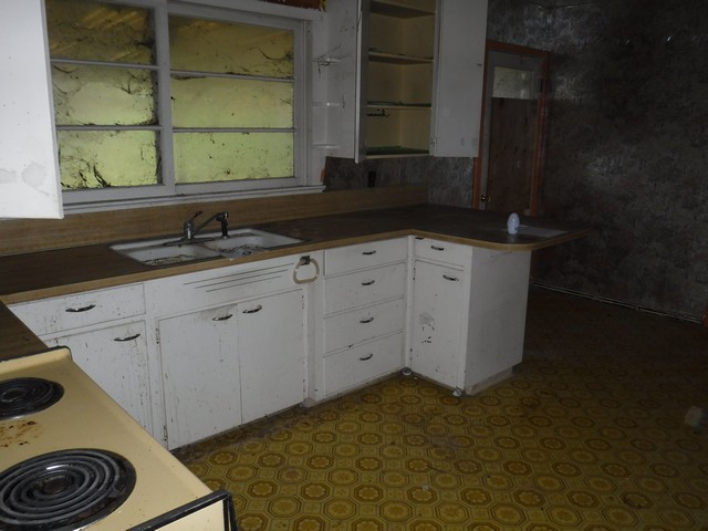 1443 SE Main StRoseburg, OR, 97470Douglas County