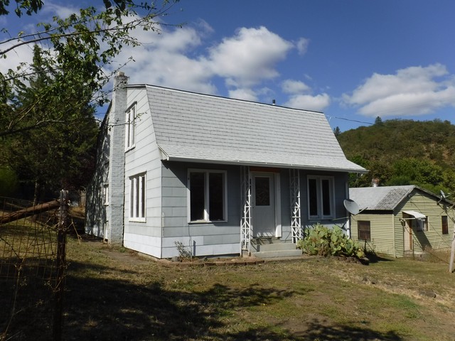 2056 NE Oswego AvenueRoseburg, OR, 97470Douglas County