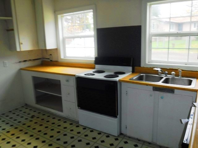 450 W Cochrane CtRoseburg, OR, 97471Douglas County