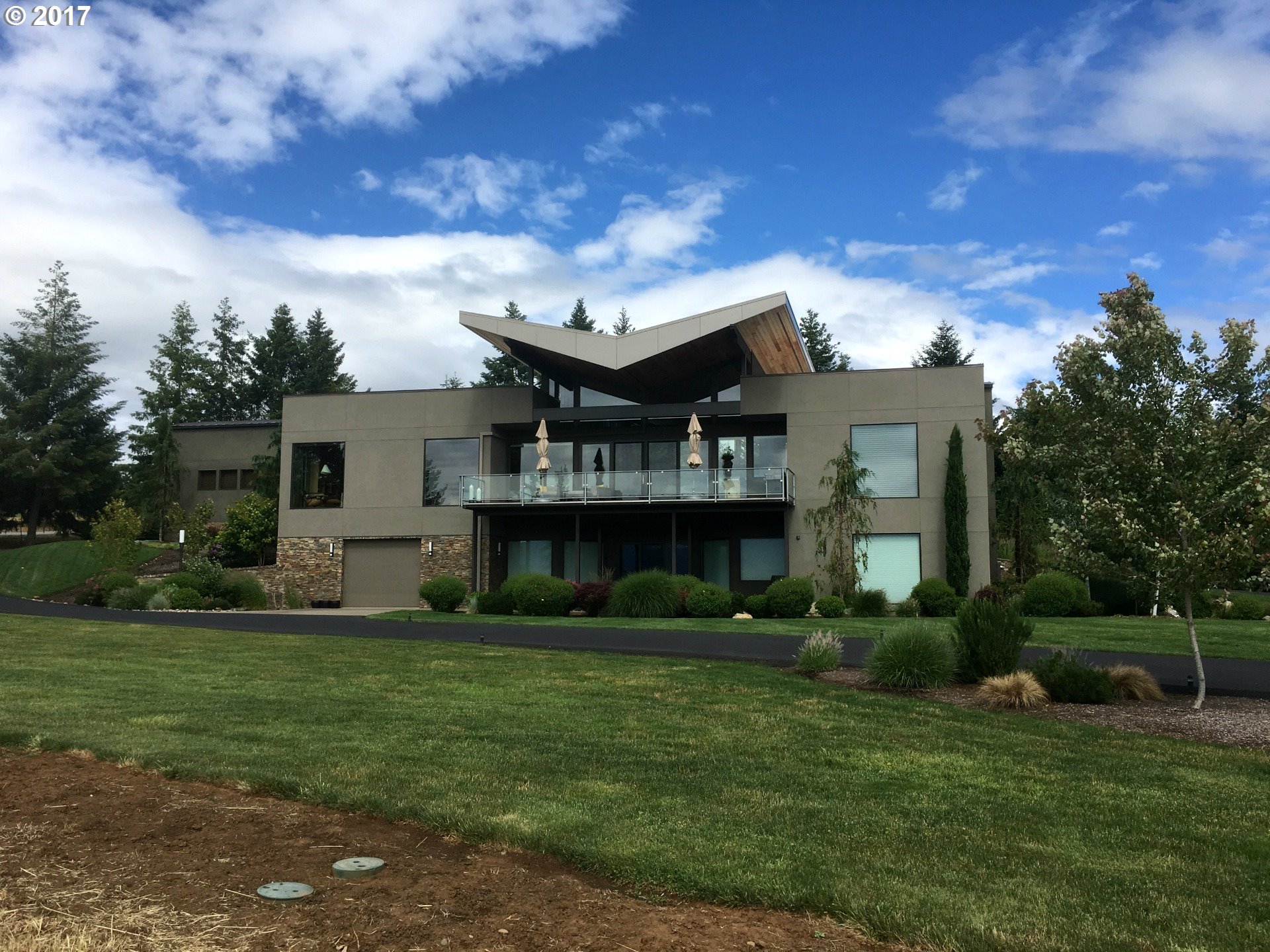 130 CROSS CREEK DR, Roseburg, OR 97471
