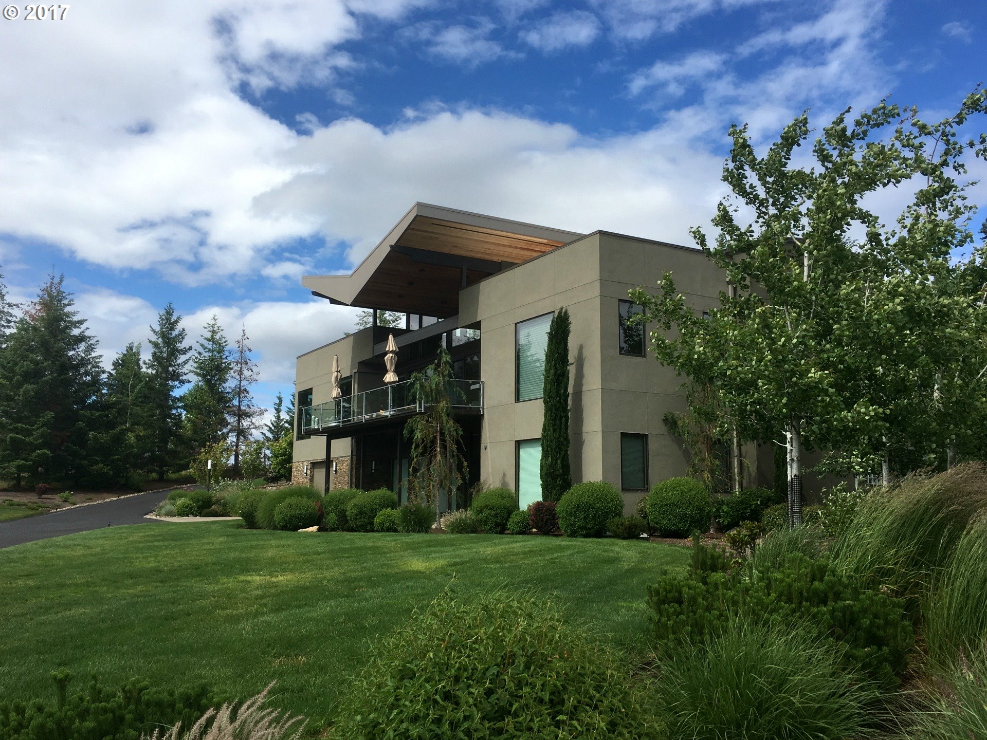 130 CROSS CREEK DR, Roseburg, OR 97471