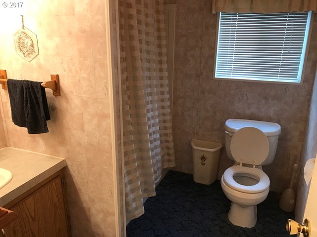 5250 GRANGE RD, Roseburg, OR 97471