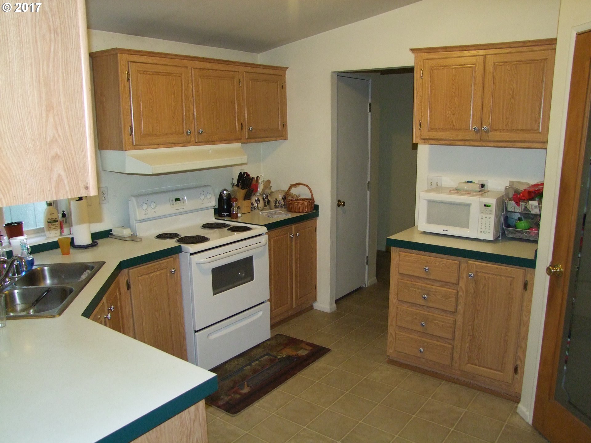 384 TROUT LOOP21, Roseburg, OR 97471