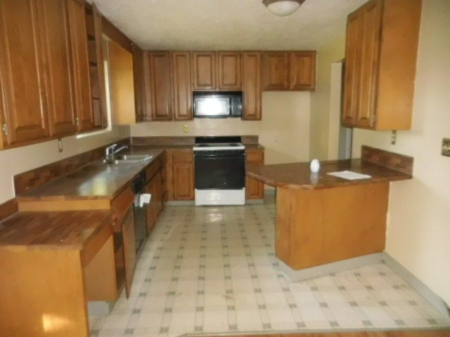 1635 Menlo LoopSpringfield, OR, 97477Lane County