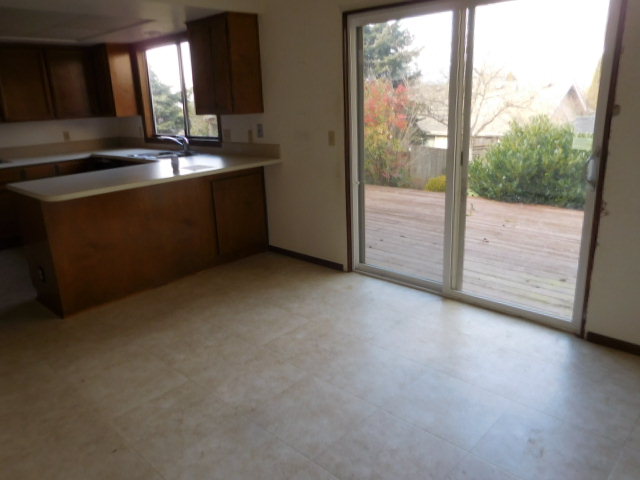 6756 Dogwood StreetSpringfield, OR, 97478Lane County
