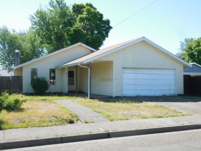 418 36th StSpringfield, OR, 97478Lane County