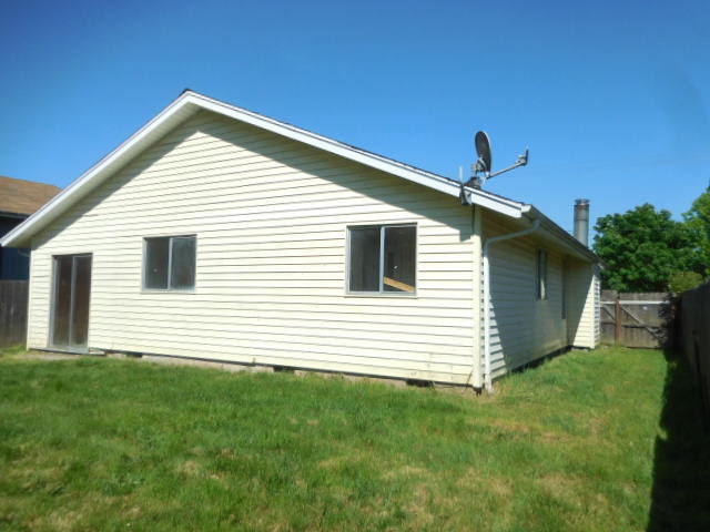 418 36th StSpringfield, OR, 97478Lane County