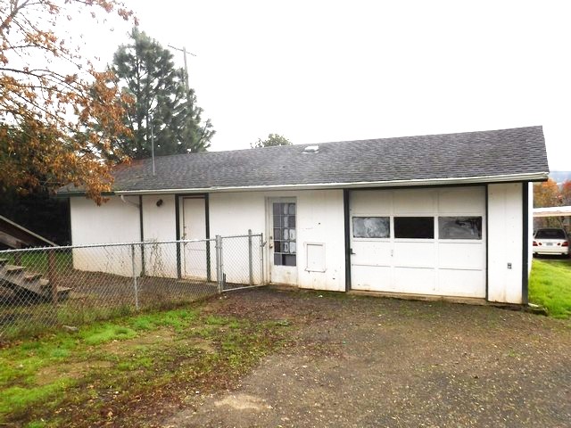 160 E Fifth AveSutherlin, OR, 97479Douglas County