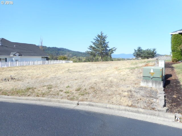 2074 CULVER LOOP, Sutherlin, OR 97479