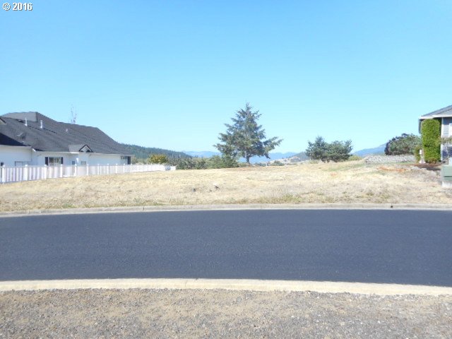 2074 CULVER LOOP, Sutherlin, OR 97479