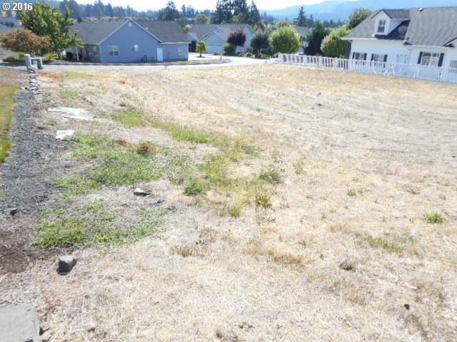 2074 CULVER LOOP, Sutherlin, OR 97479