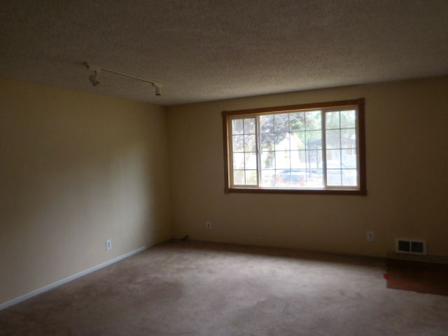 24989 Woodland AvenueVeneta, OR, 97487Lane County