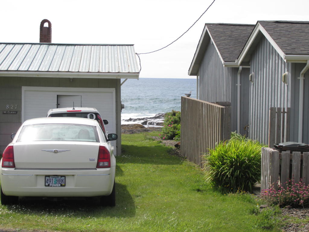 830 Ocean View, Yachats, OR 97498