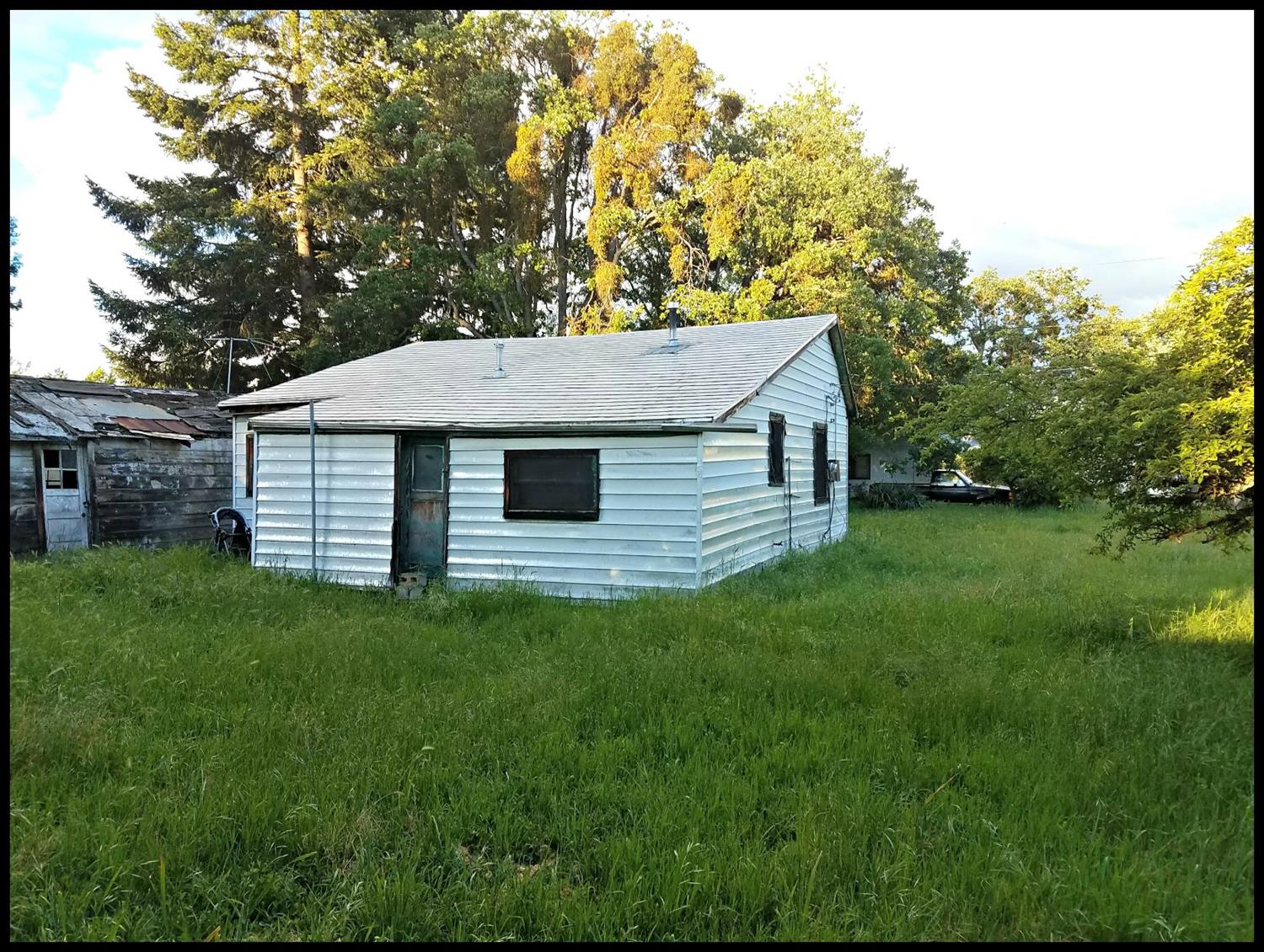 406 Chestnut Street, Medford, OR 97501