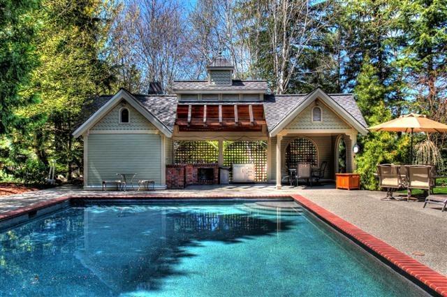 4902 McLoughlin Drive, Central Point, OR 97502
