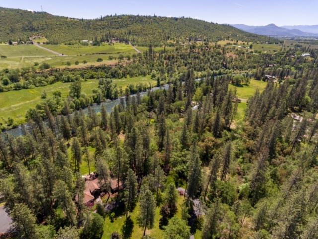 2100 Pine Gate Way, White City, OR 97503