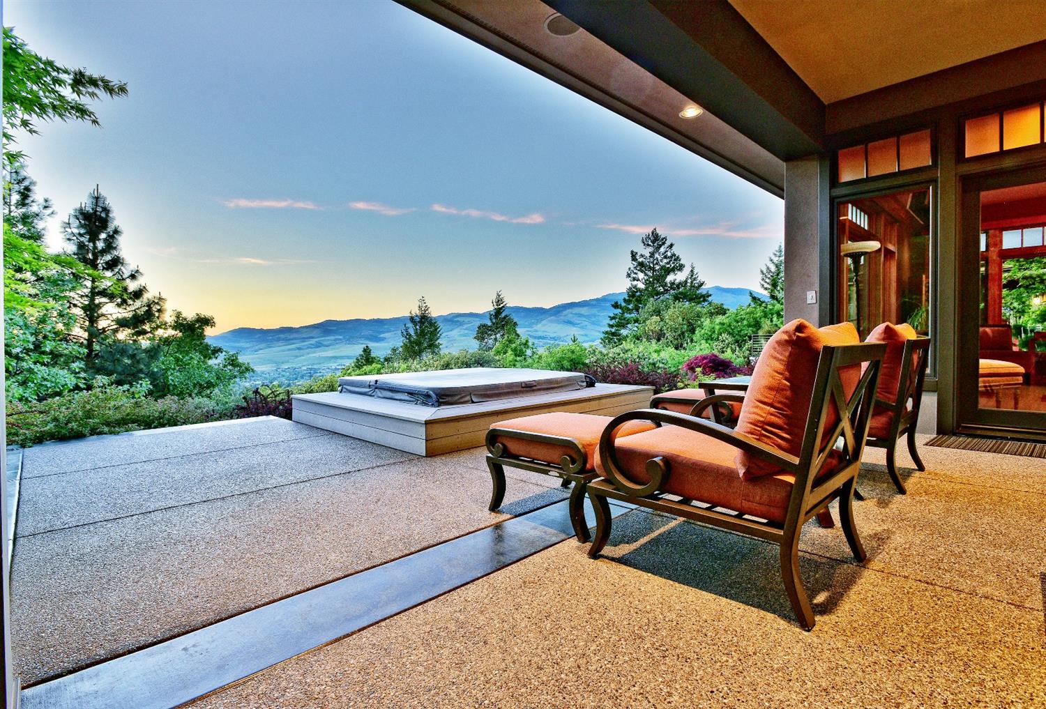 1131 Highwood Drive, Ashland, OR 97520