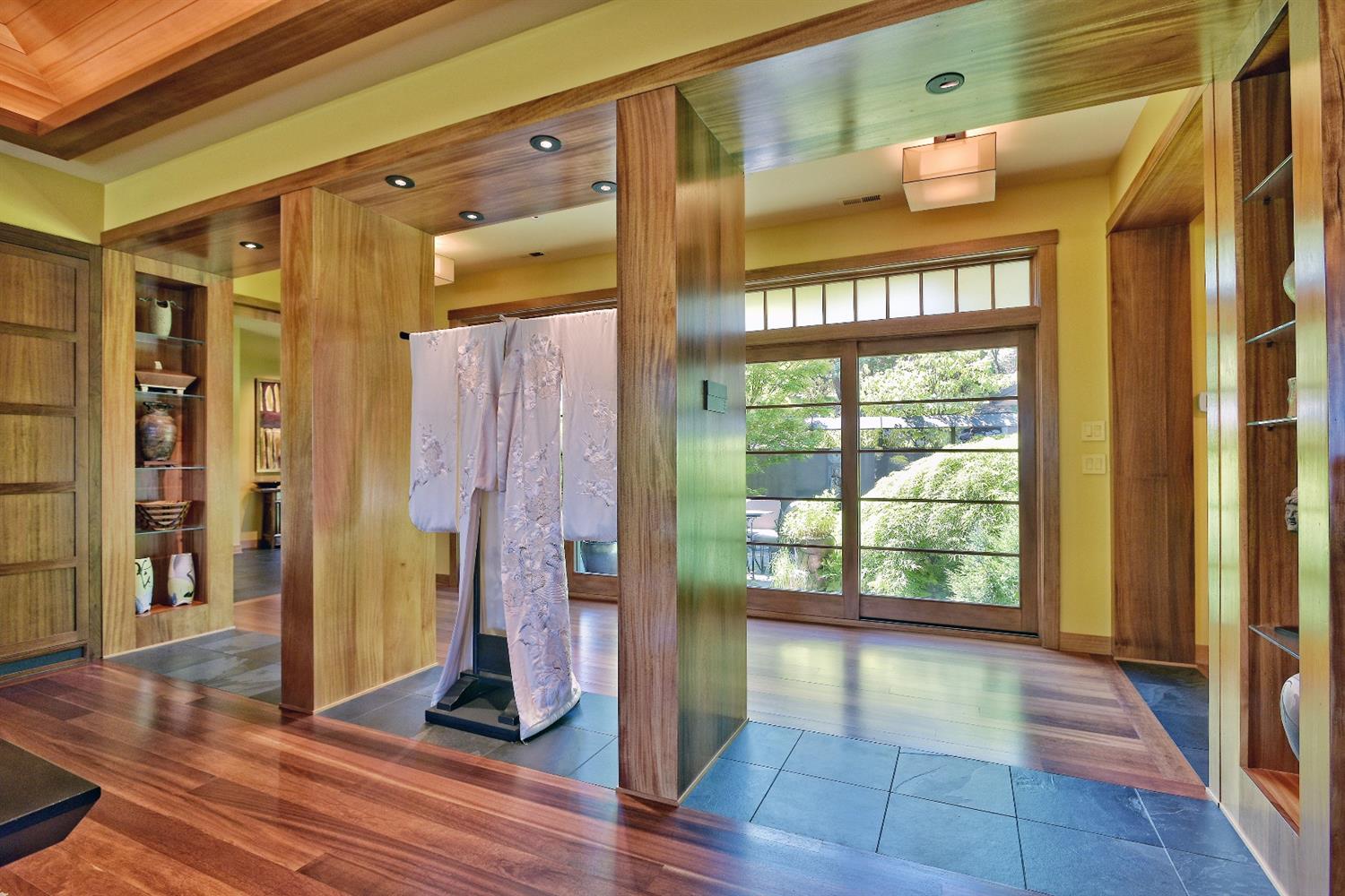 1131 Highwood Drive, Ashland, OR 97520