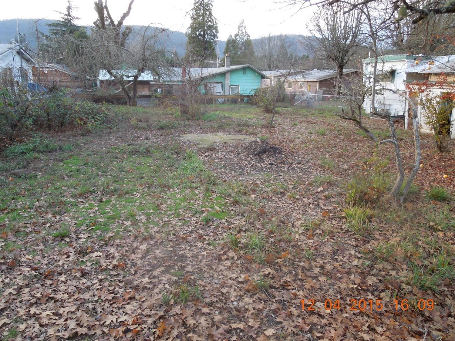 308 S Junction Avenue, Cave Junction, OR 97523