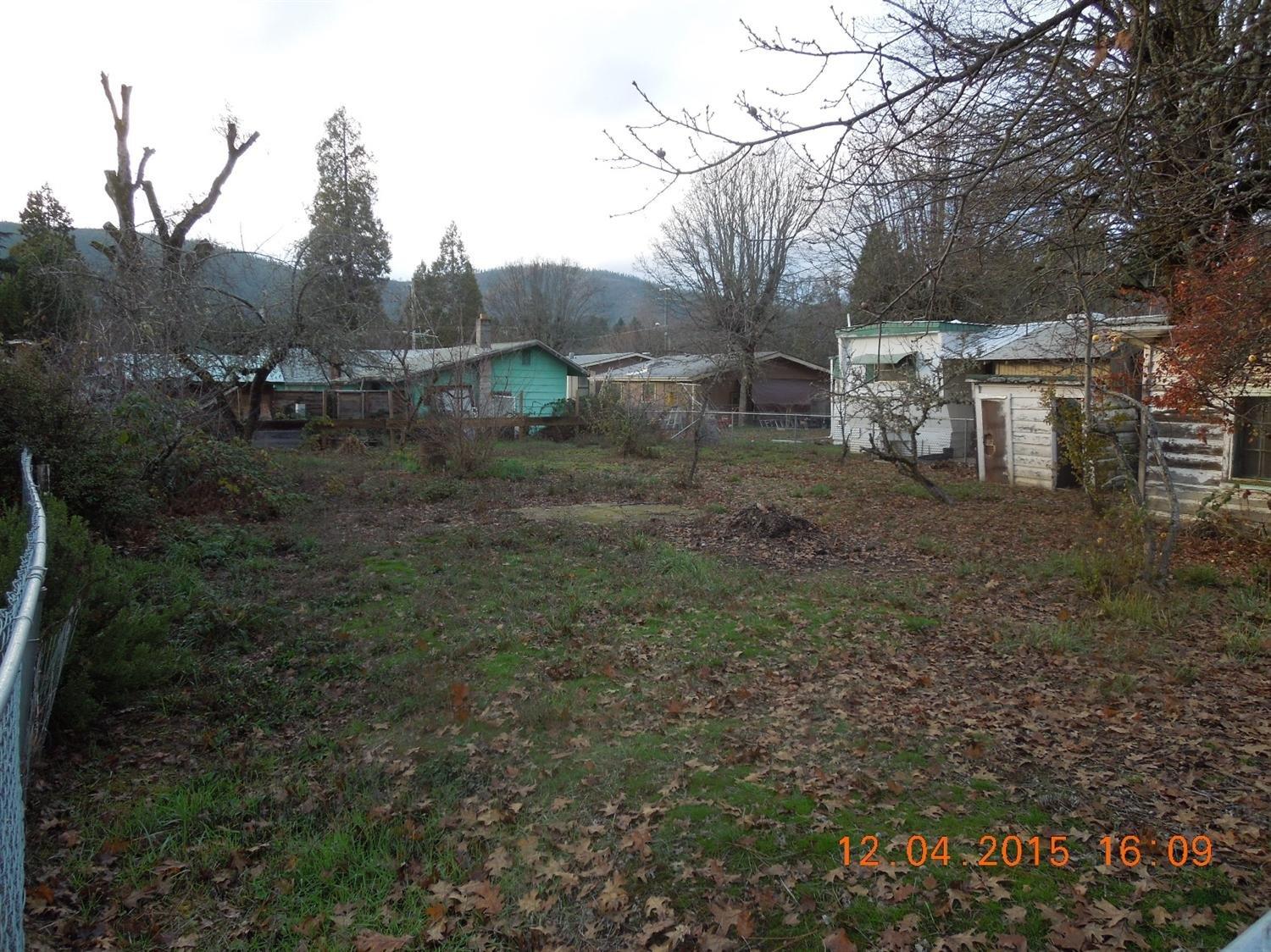 308 S Junction Avenue, Cave Junction, OR 97523