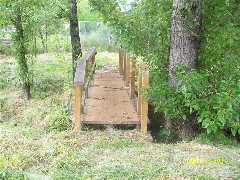 127 S Kerby Avenue, Cave Junction, OR 97523