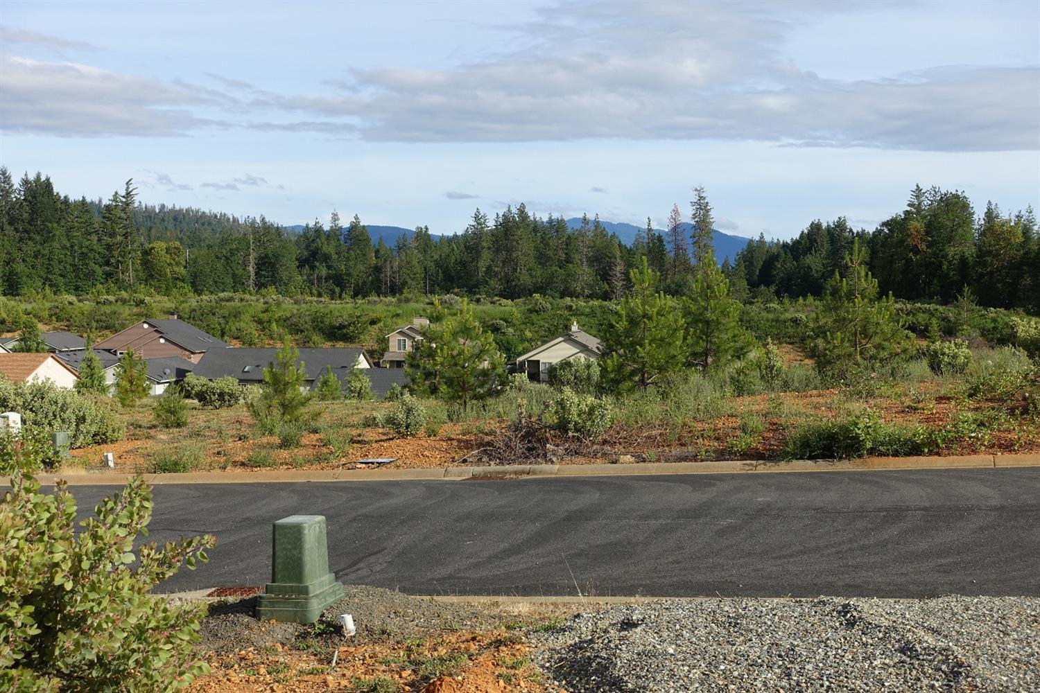 371 Cedar Ridge Drive, Cave Junction, OR 97523
