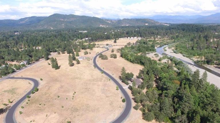 595 E Forks Circle, Cave Junction, OR 97523