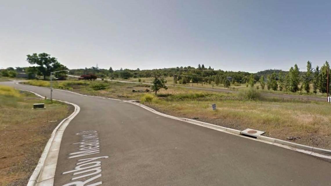 1043 Ruby Meadows Drive, Eagle Point, OR 97524