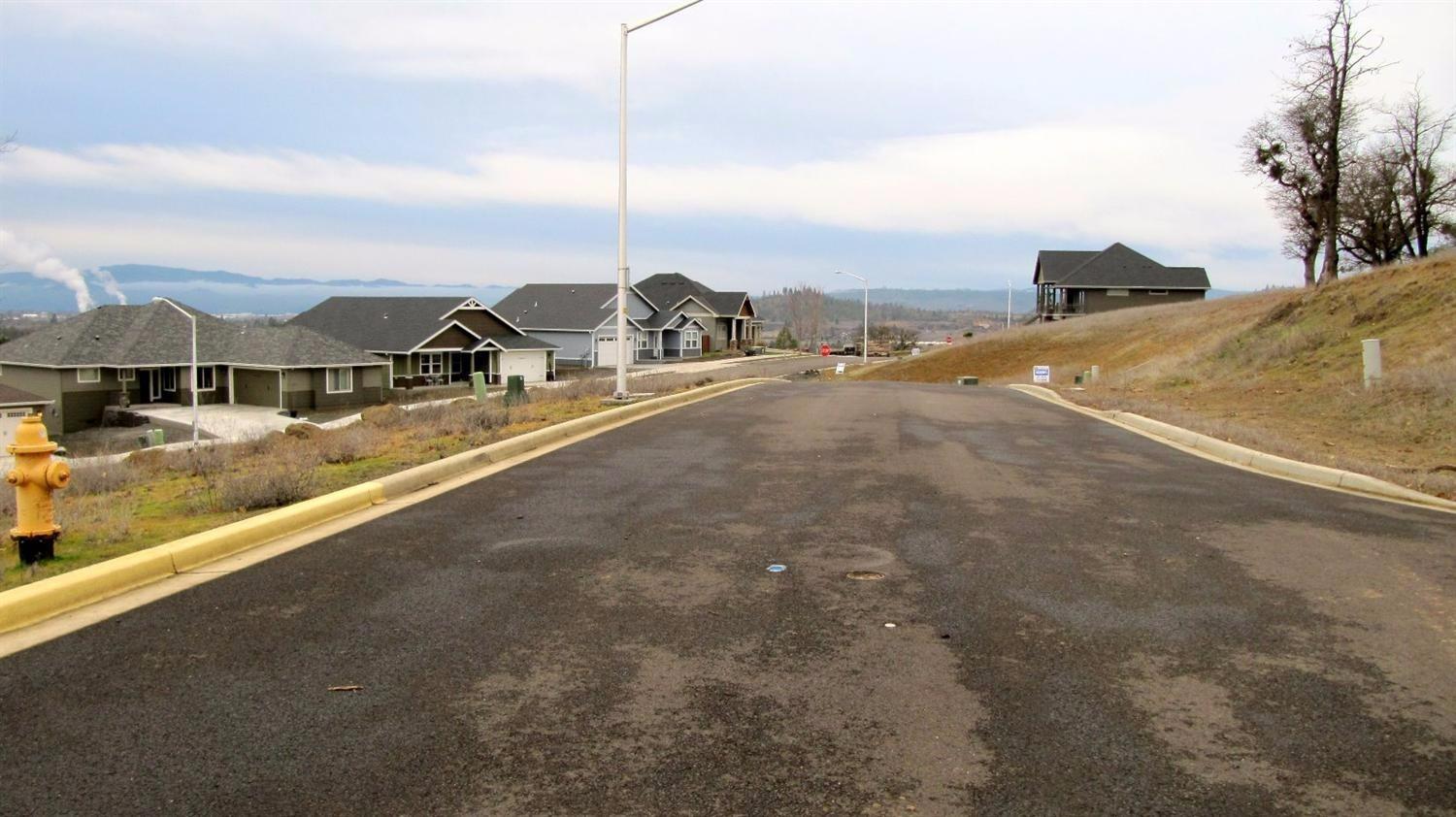1043 Ruby Meadows Drive, Eagle Point, OR 97524