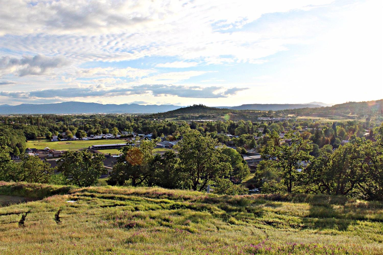 277 Cambridge Terrace, Eagle Point, OR 97524