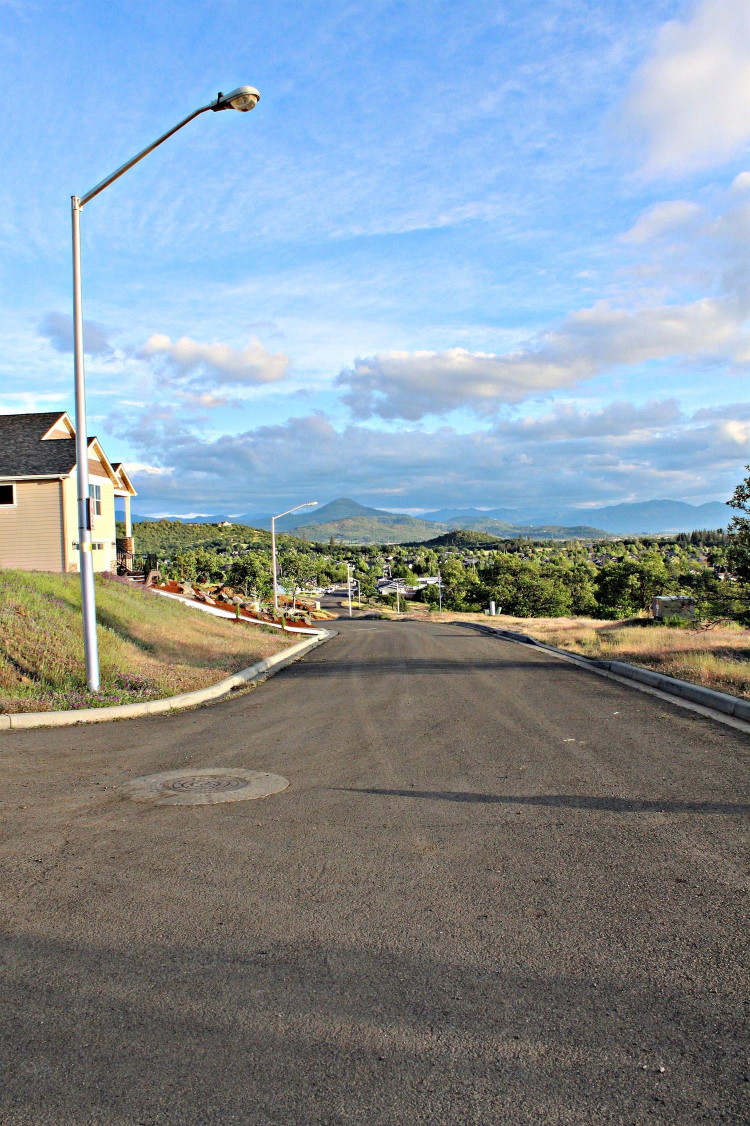 277 Cambridge Terrace, Eagle Point, OR 97524