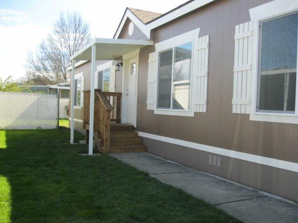 Butte Crest Mobile Home Park 633 Archwood Drive #14Eagle Point, OR 97524