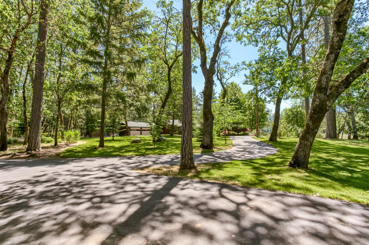 355 Gunnell Road, Grants Pass, OR 97526