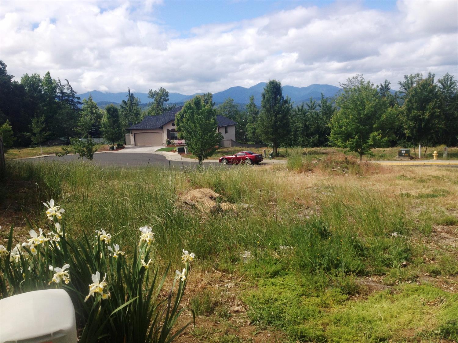 1184 NE Beacon Drive, Grants Pass, OR 97526