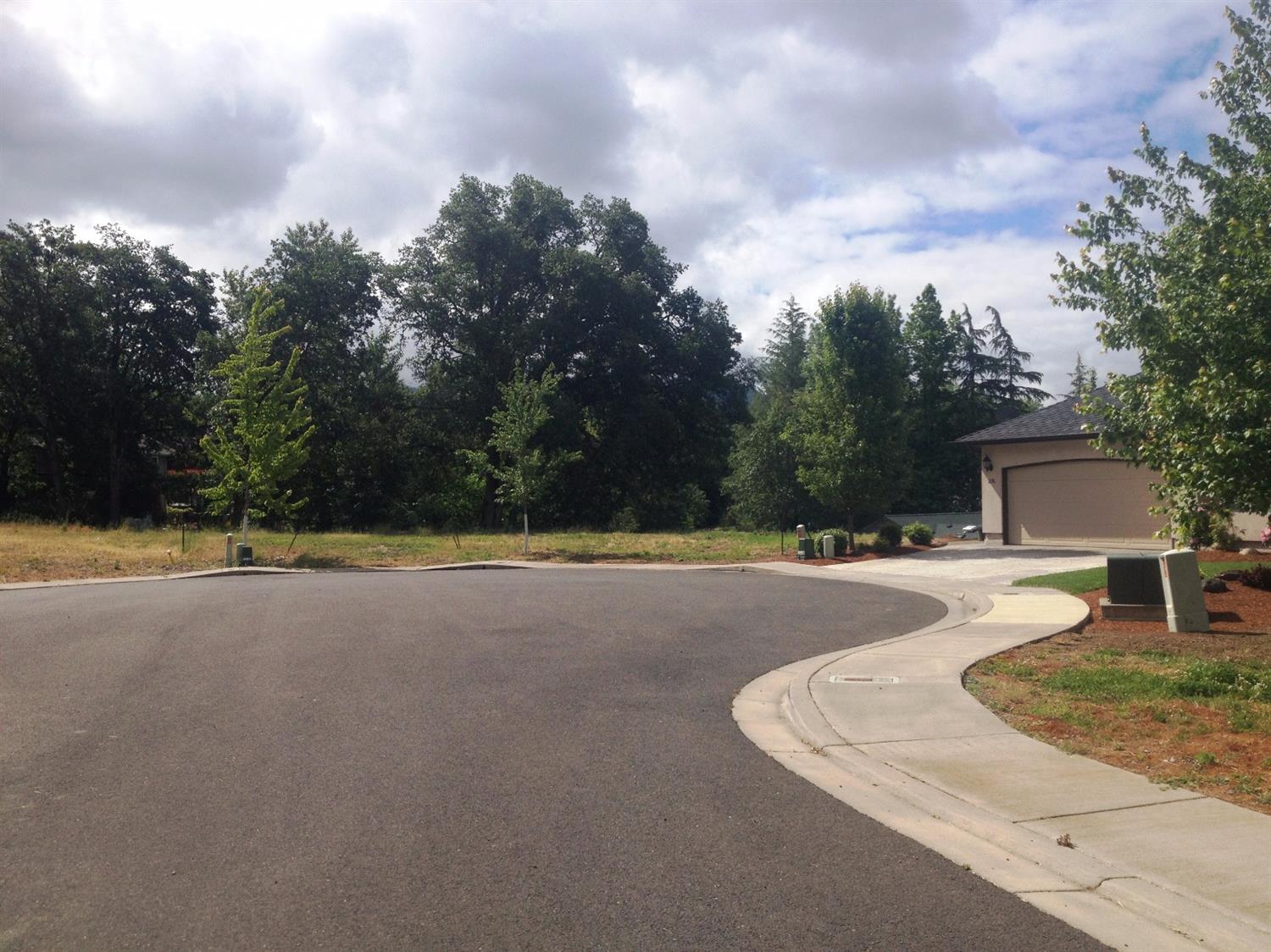 1180 NE Beacon Drive, Grants Pass, OR 97526