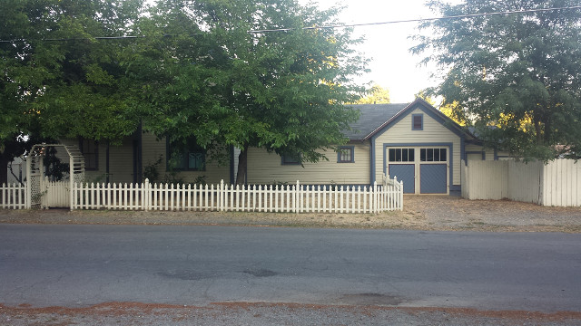 409 NW Dimmick StGrants Pass, OR, 97526Josephine County
