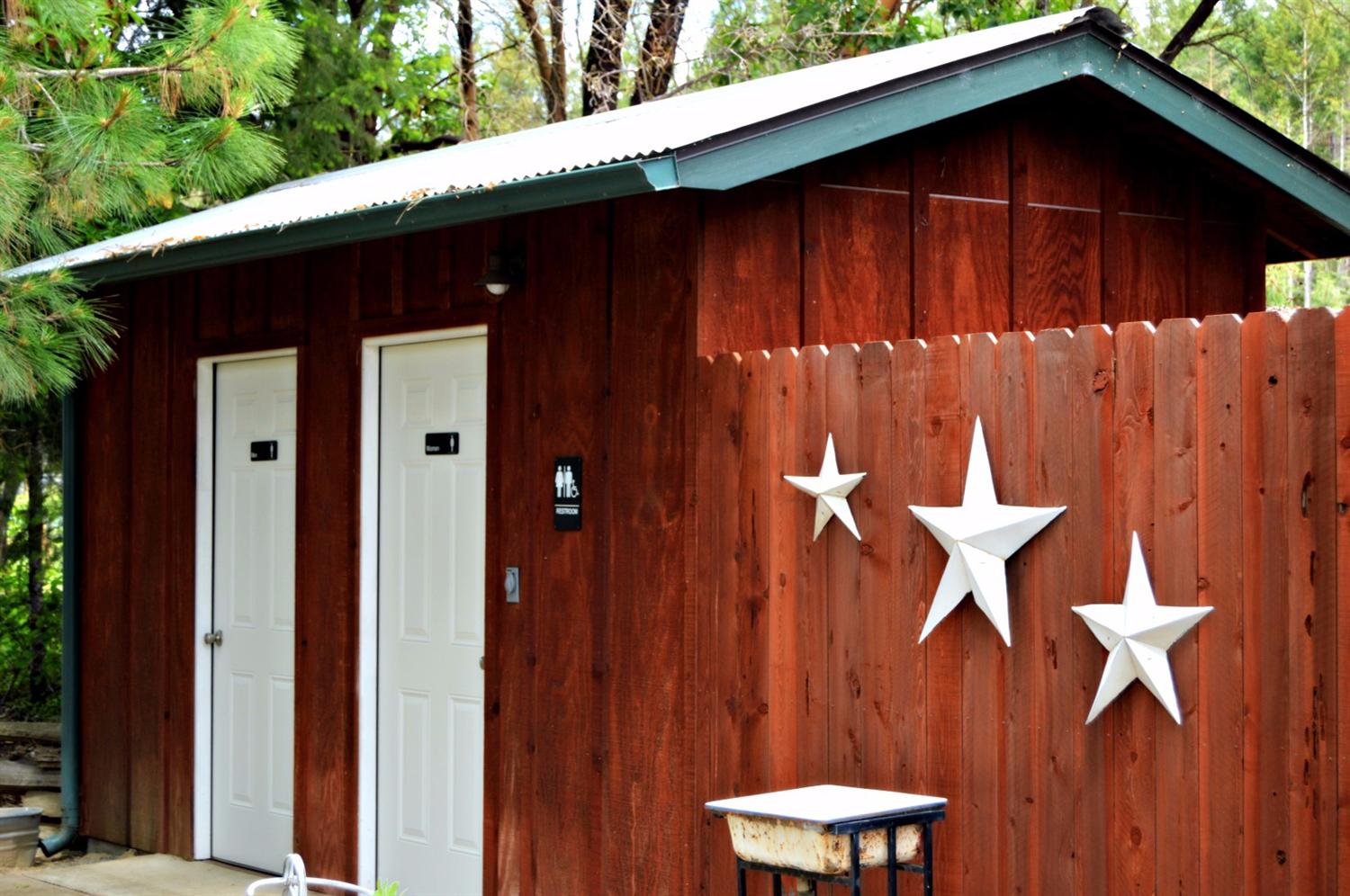 13100 N Applegate Road, Grants Pass, OR 97527