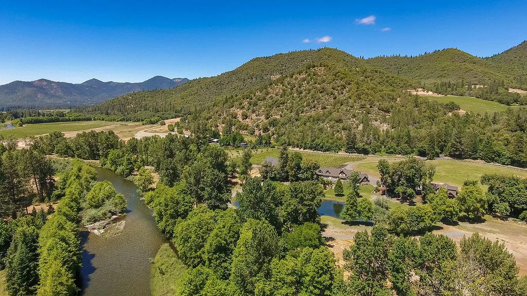 15985 North Applegate Road Road, Grants Pass, OR 97527
